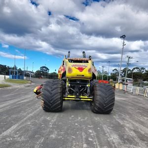 Meet your Posher, Sam